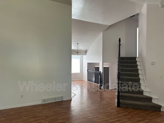 Building Photo - 1315 Brooke Ln
