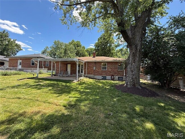 Building Photo - 6321 Monterey Dr