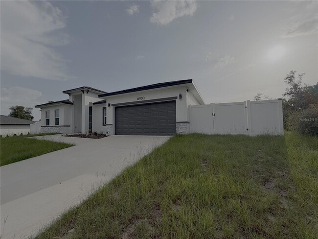 Building Photo - 16950 SW 42 Ave