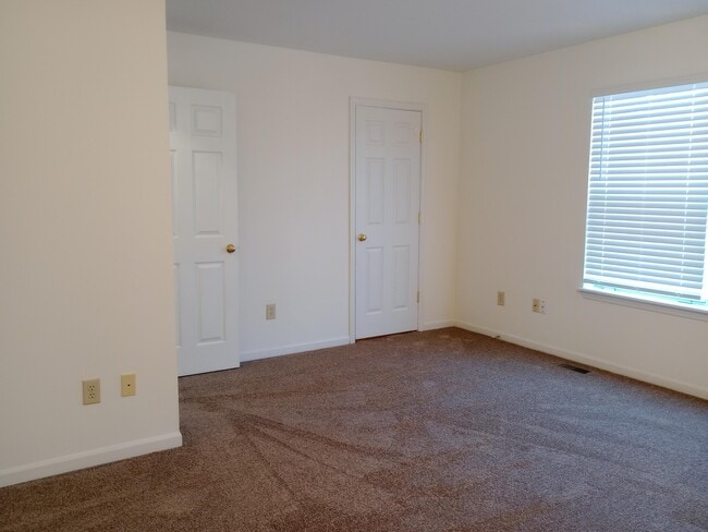 Building Photo - 2416 Calder Ct