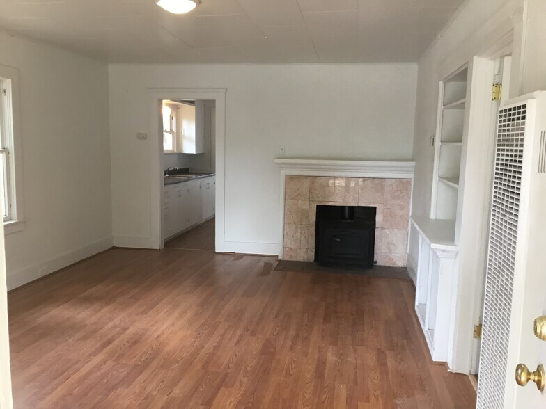 Building Photo - 2110 A Street