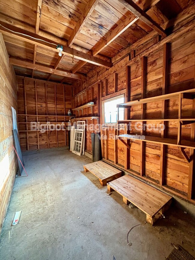 Building Photo - 913 N Park Ave