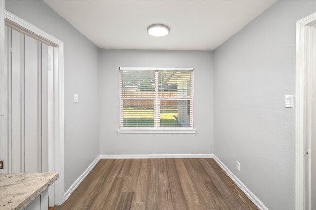 Building Photo - 8527 Greenbush St