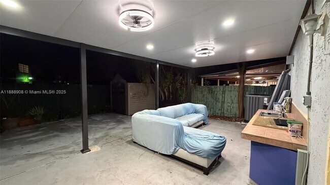 Building Photo - 15430 SW 81st Cir Ln