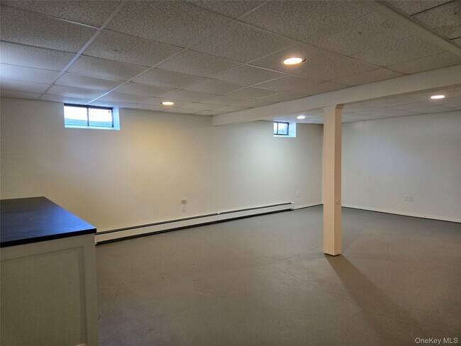 Building Photo - 2758 N Cedar Ave