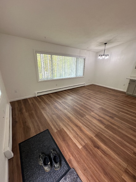 Building Photo - 581 E Mulchatna Dr