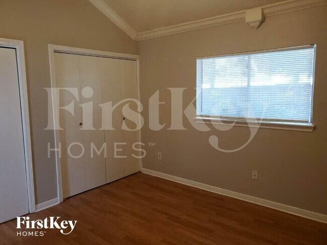 Building Photo - 8518 Pearl Lake Dr