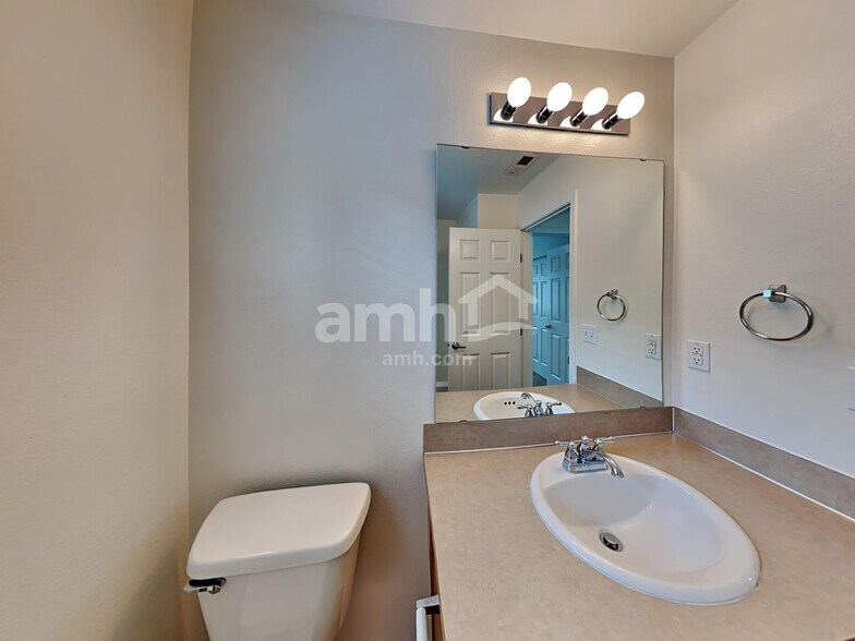 Building Photo - 1639 182nd St E