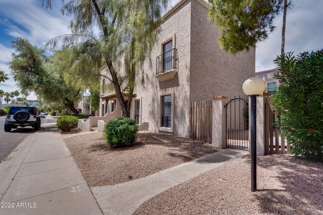Building Photo - 7290 E Rancho Vista Dr