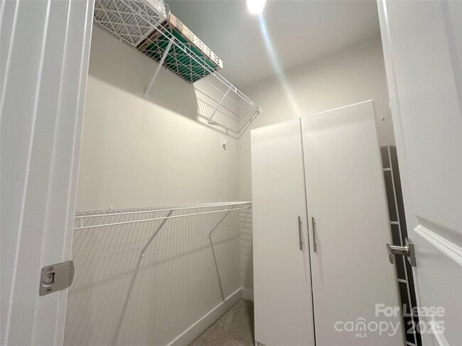 Building Photo - 460 Spearfield Ln