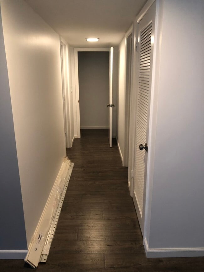 Building Photo - 2312 S Cypress Bend Dr