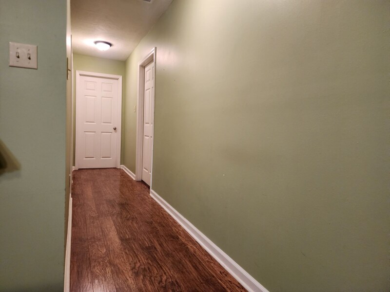 Building Photo - 1705 Briarwood St