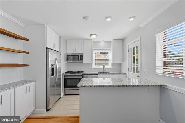 Building Photo - 3106 S Hayes St