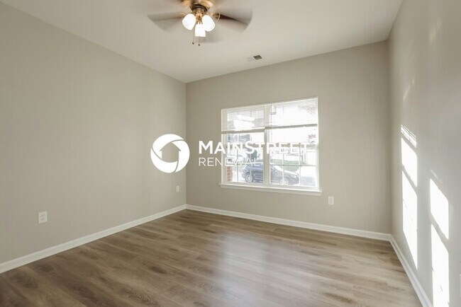 Building Photo - 4 Bedroom Pet-Friendly Home in MONROE, NC with Main Street Renewal