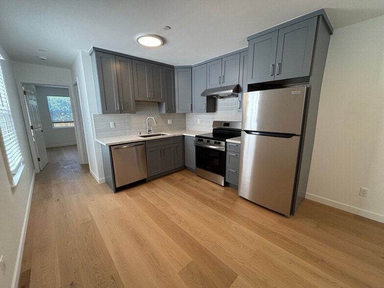 Building Photo - 1408 Shafter Ave