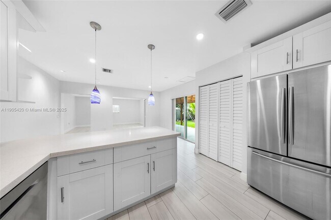 Building Photo - 2306 N 28th Ave