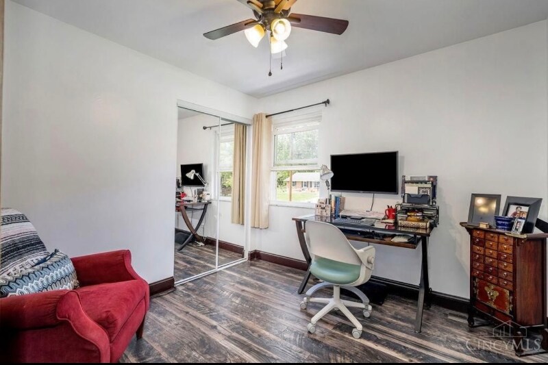 Building Photo - 515 Maxine Dr