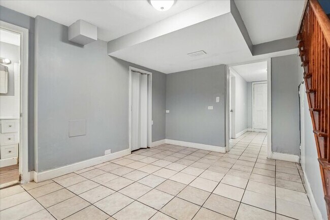 Building Photo - 3914 Erdman Ave