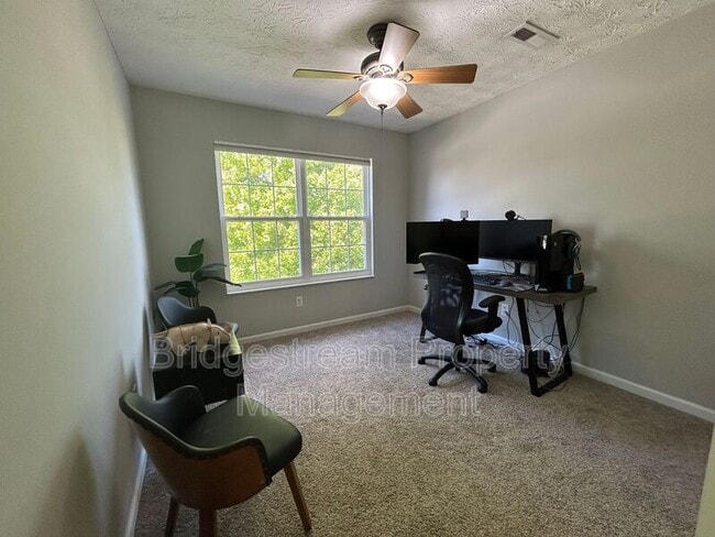 Building Photo - 282 Hess Ct