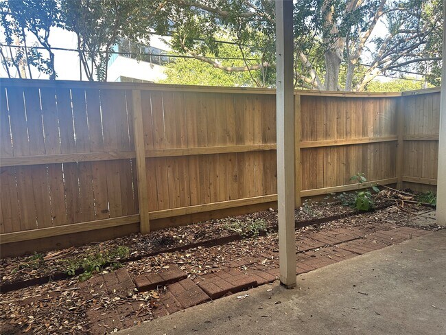 Building Photo - 2001 Bering Dr