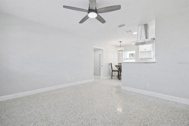 Building Photo - 540 32nd St S