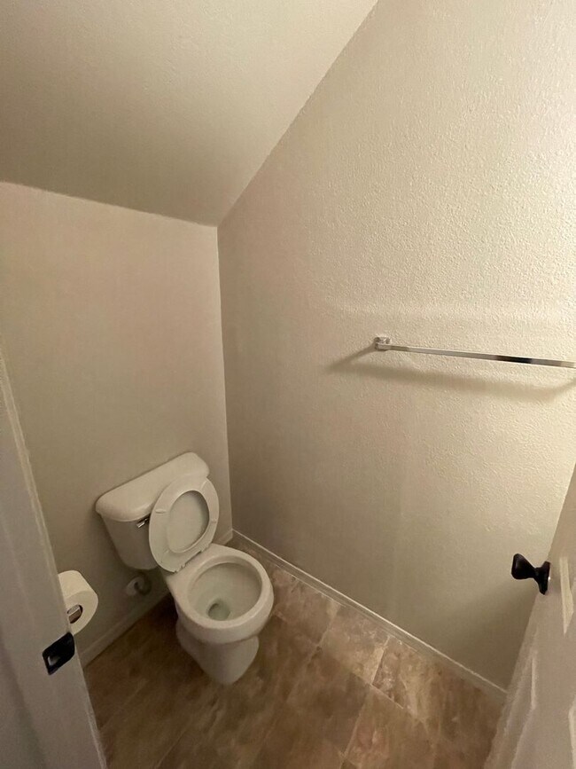 Building Photo - El Dorado Condo Available for RENT