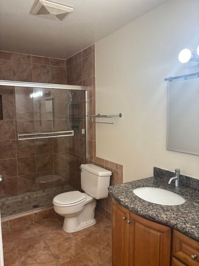 Building Photo - Spacious Upgraded Condo in The Keys – Walnut Creek