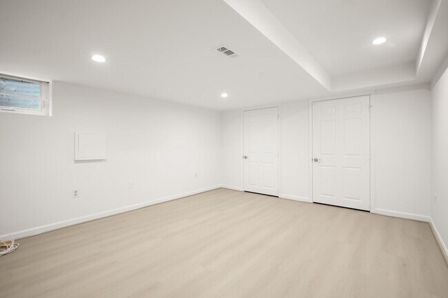 Building Photo - 7109 Radnor Rd