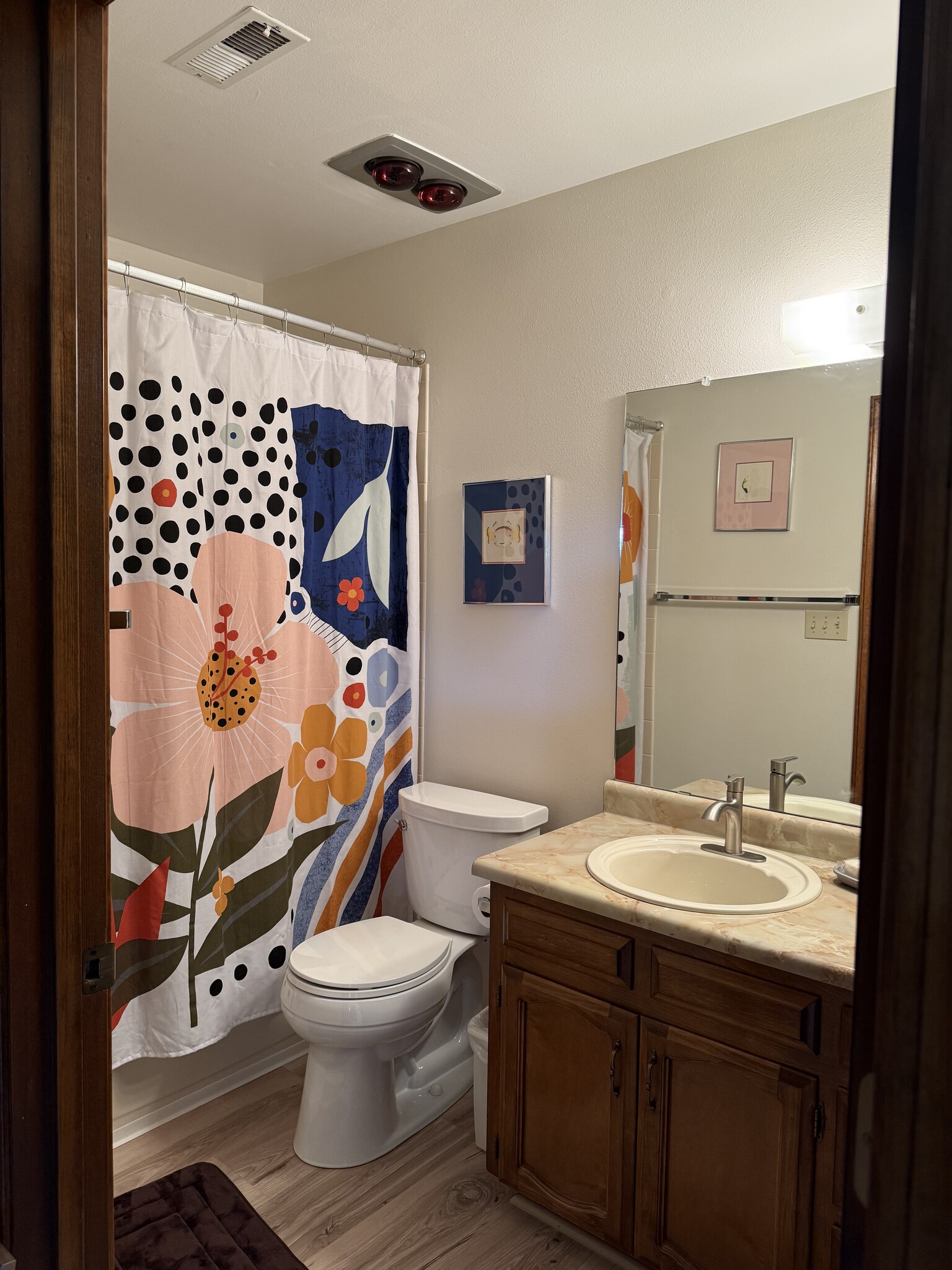 Bath with tub/shower - 2715 Sheridan St NW