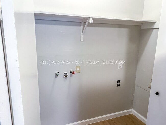 Building Photo - 321 Frontier Dr