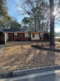 Building Photo - Pinehurst Subdivision!