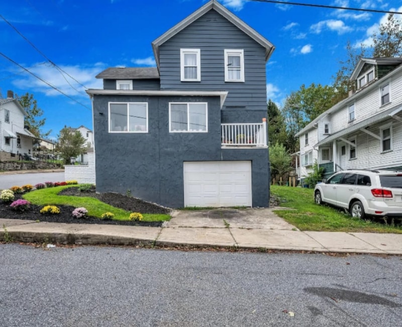 Building Photo - 301 McLean St