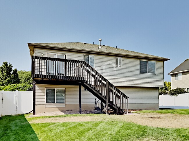 Building Photo - 88 E 2325 S
