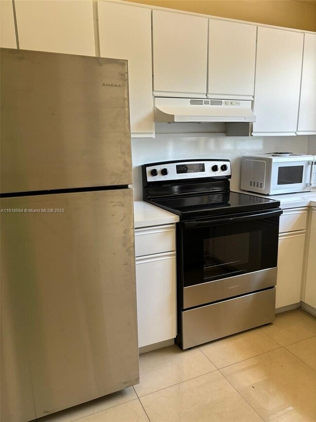 Building Photo - 6427 SW 132nd Ct Cir