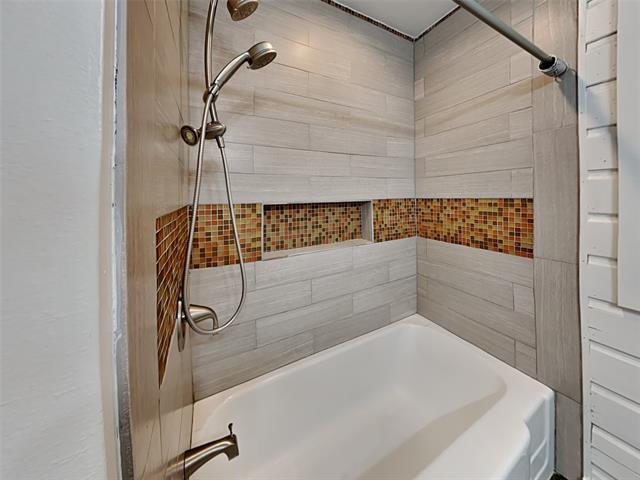 Building Photo - 8902 Redondo Dr