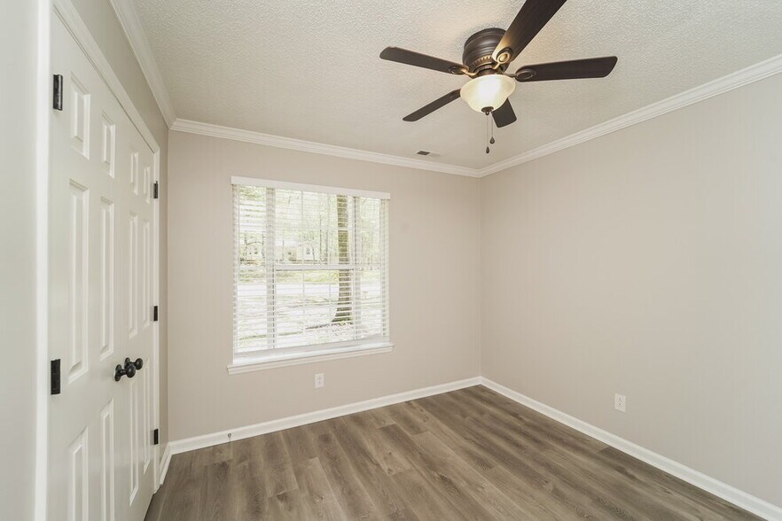 Building Photo - 3520 Sandberry Dr