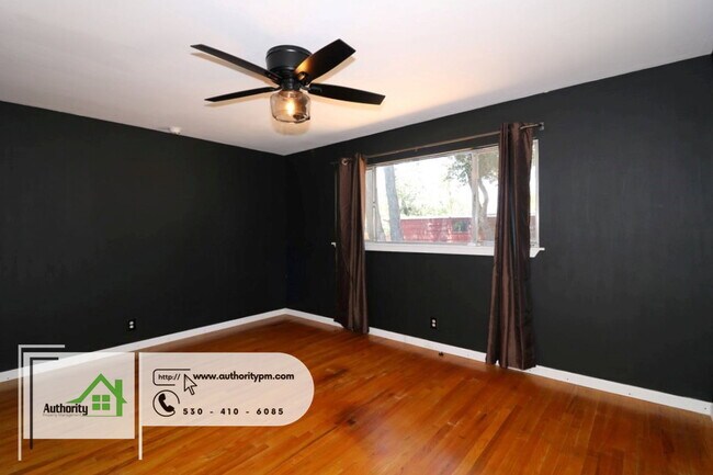 Building Photo - 1848 Shady Ln