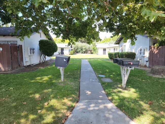 Building Photo - 2801 Tully Rd