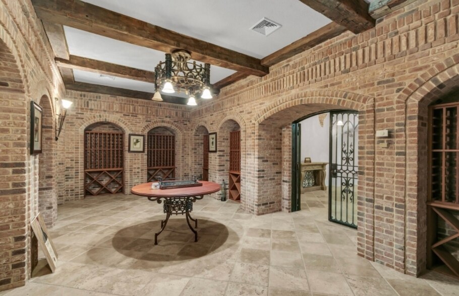 Building Photo - 581 Pottersville Rd