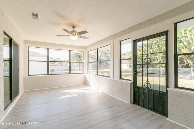 Building Photo - 1847 Parrsboro St NW