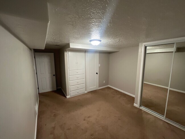Building Photo - 96 N 1050 W