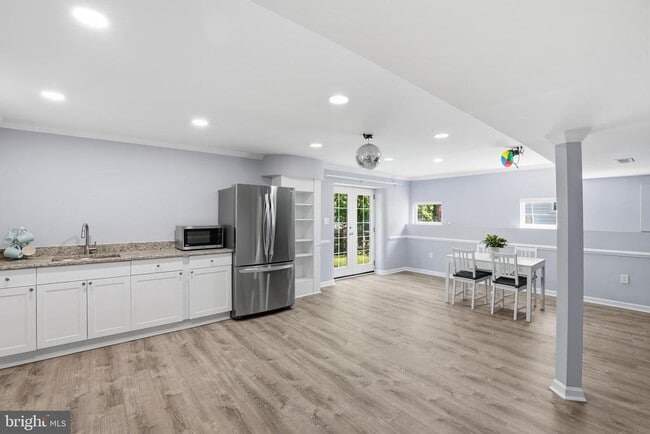 Building Photo - 14332 Cartwright Way