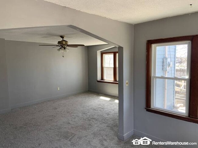Building Photo - Beautifully Remodeled SFH in Plato Availab...