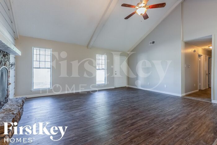 Building Photo - 6065 Valleydale Dr