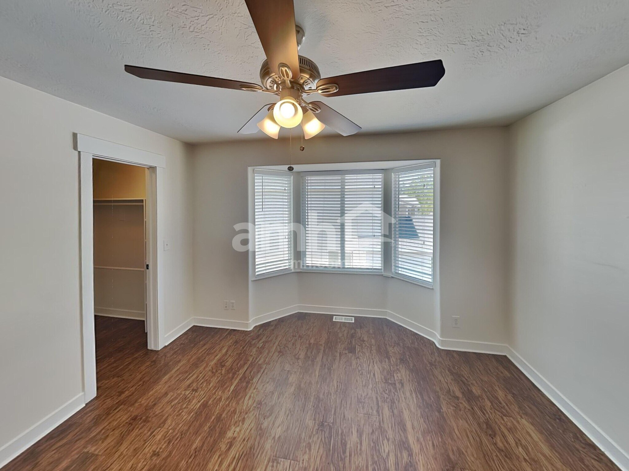 Building Photo - 5806 S Stone Flower Way