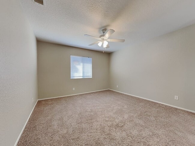 Building Photo - 38645 Annette Ave