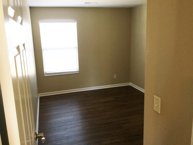 Building Photo - 5887 Hayden Dr