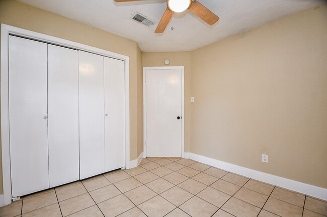 Building Photo - 12655 Mill Wheel Ln