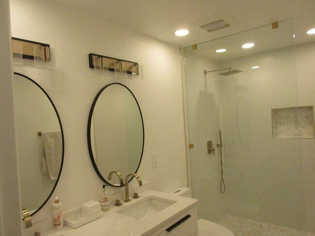 Building Photo - FULLY FURNISHED Home in Spanish Oaks!!