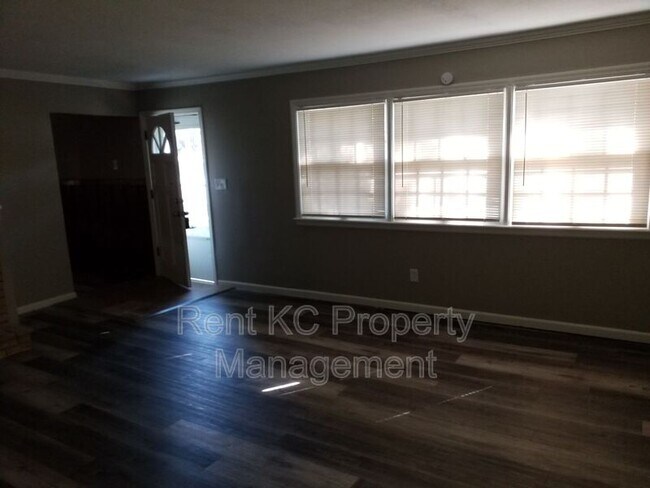 Building Photo - 4608 Ridgeway Ave